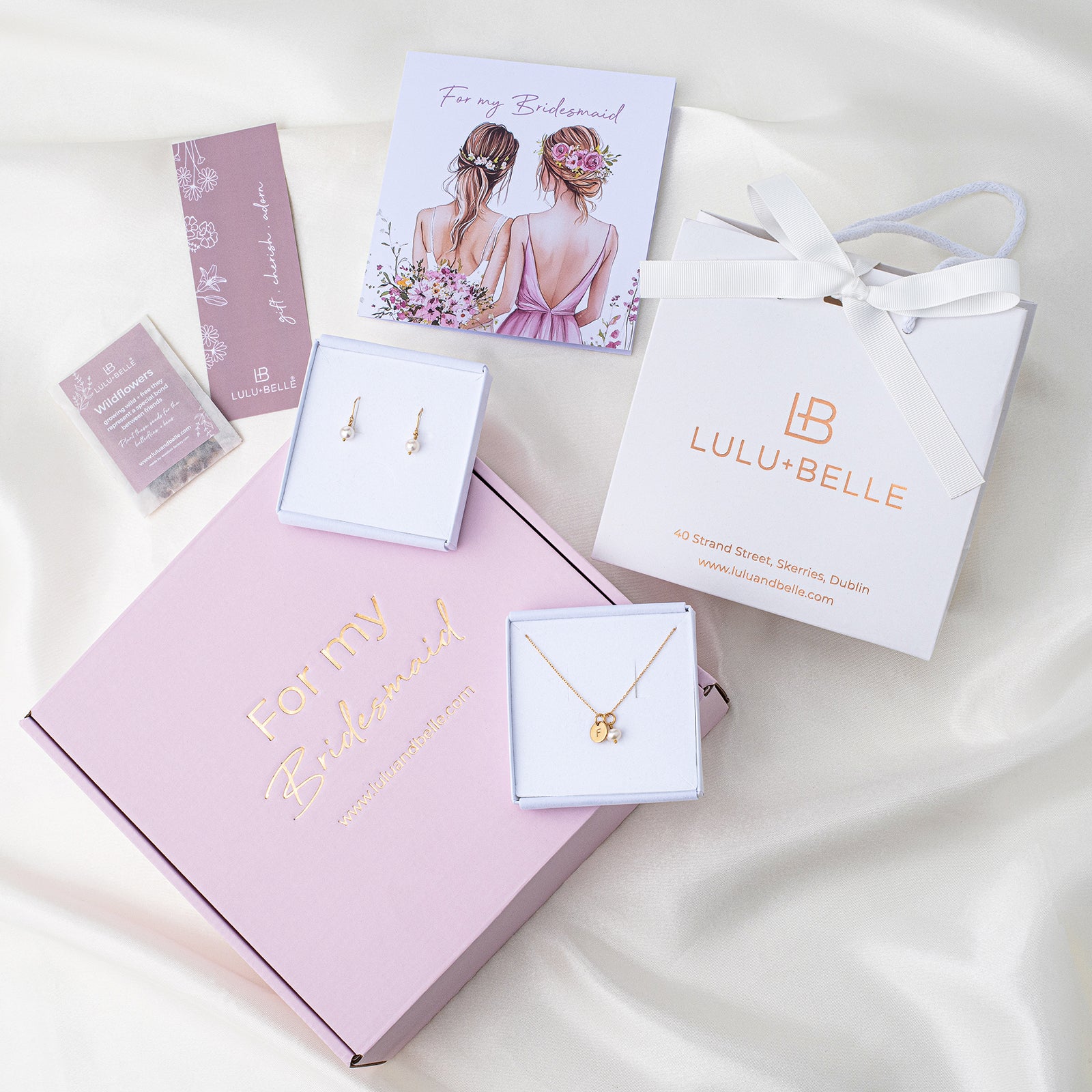 bridesmaid gift boxes with pearls lulu and belle 
