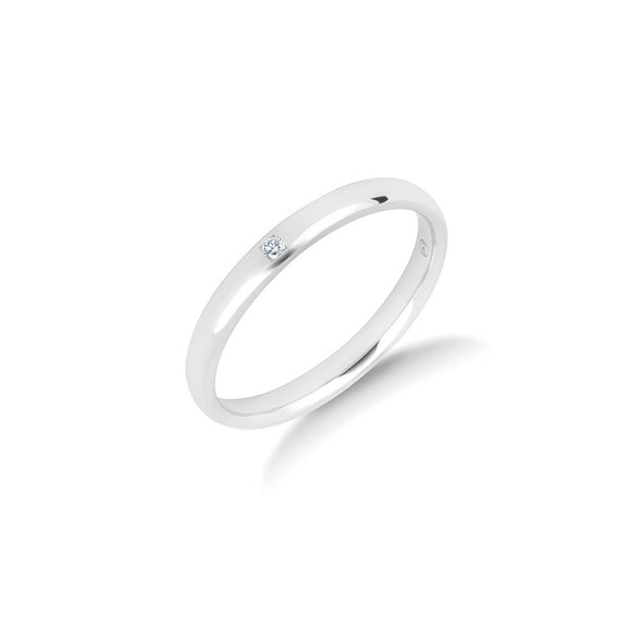The Solas diamond wedding ring in yellow gold, a single channel set diamond in a slender 2.5mm polished ring