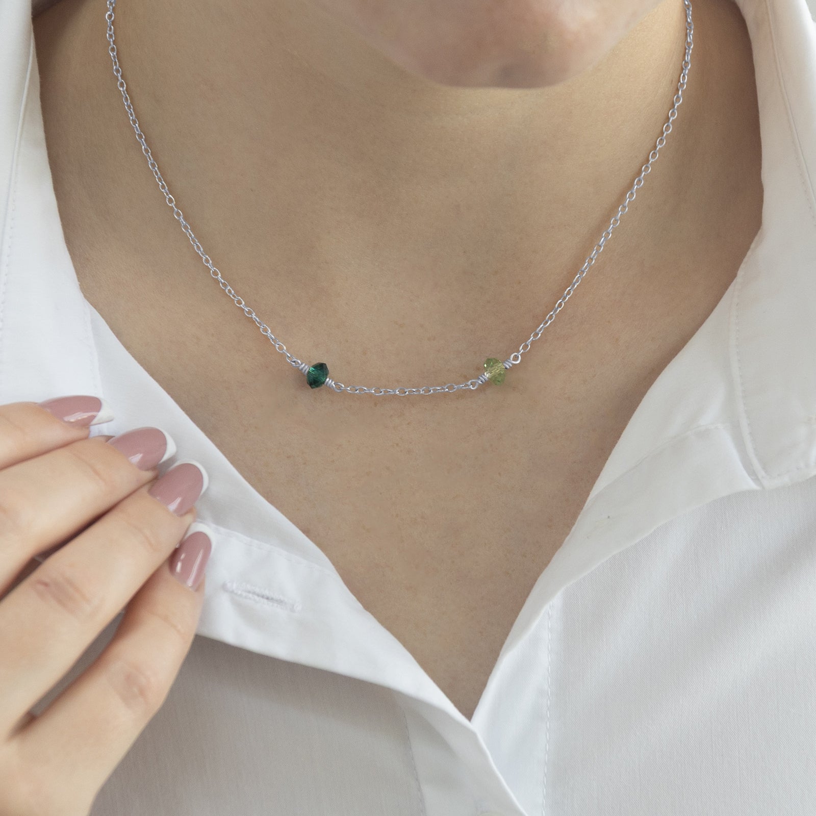 family_birthstone_necklace_2_stones_Silver_lifestyle