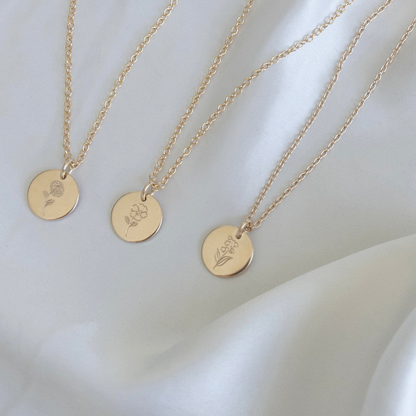 Birth flower necklace lulu and belle