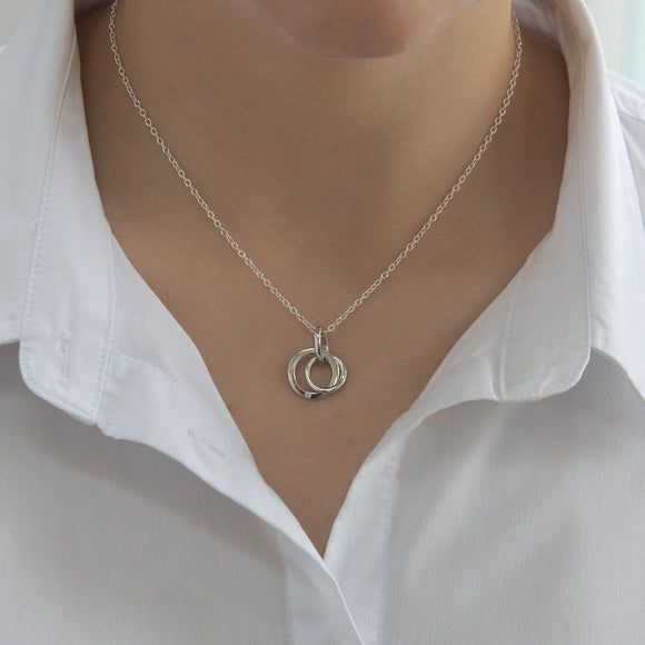 kindred diamond interlocking circles necklace product shot 
