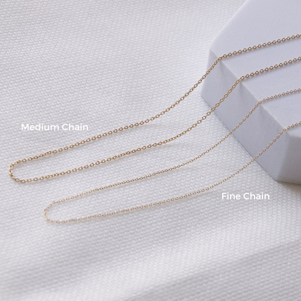 Medium chain and fine chain. lulu and belle